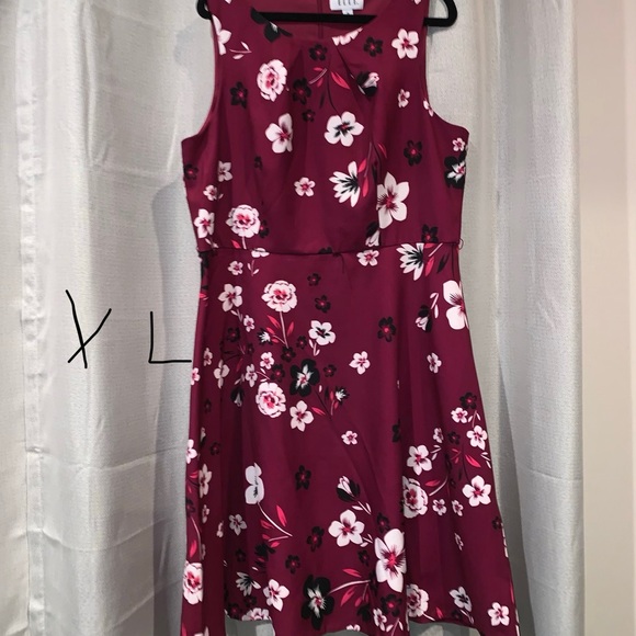 Elle Dresses & Skirts - Floral Dress Elle Dresses & Skirts - Floral Dress